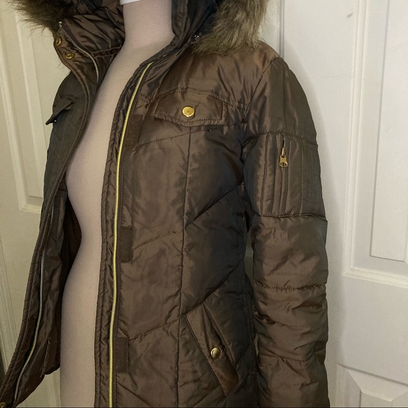 Girls Duck Down & Feathers Winter Coat w/hood like new - Picture 3 of 9